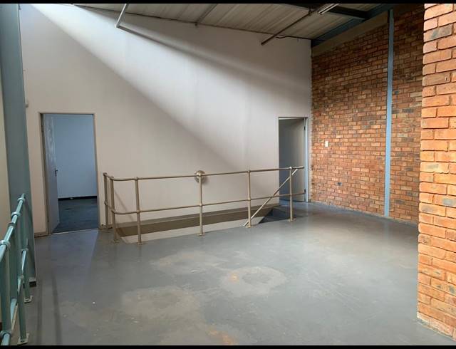 195M² WAREHOUSE TO LET IN STRIJDOMPARK